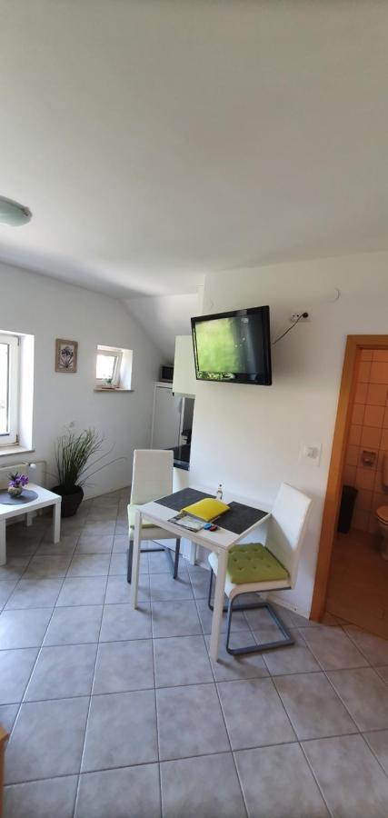 Apartma Jezerci Apartment Bled Bilik gambar